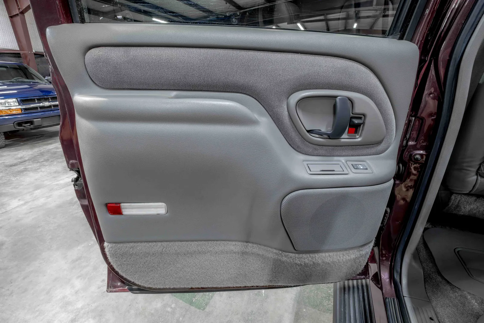 1996-Chevrolet-Suburban-Red Maple Metallic-3GNFK16R3TG160347-50.jpg